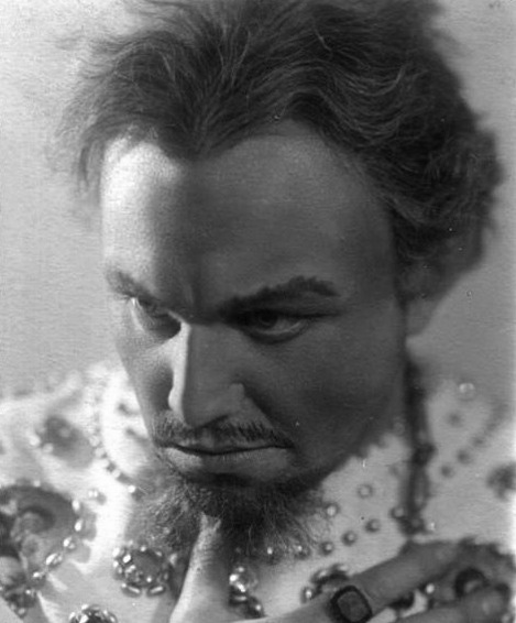 Скорее репетировать, чем играть