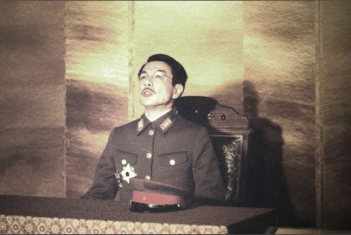 «Солнце» в контексте «Молоха» и «Тельца»